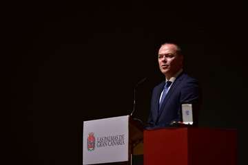 Jerónimo Saavedra recibe la más alta distinción de la Gran Logia de España/TA.